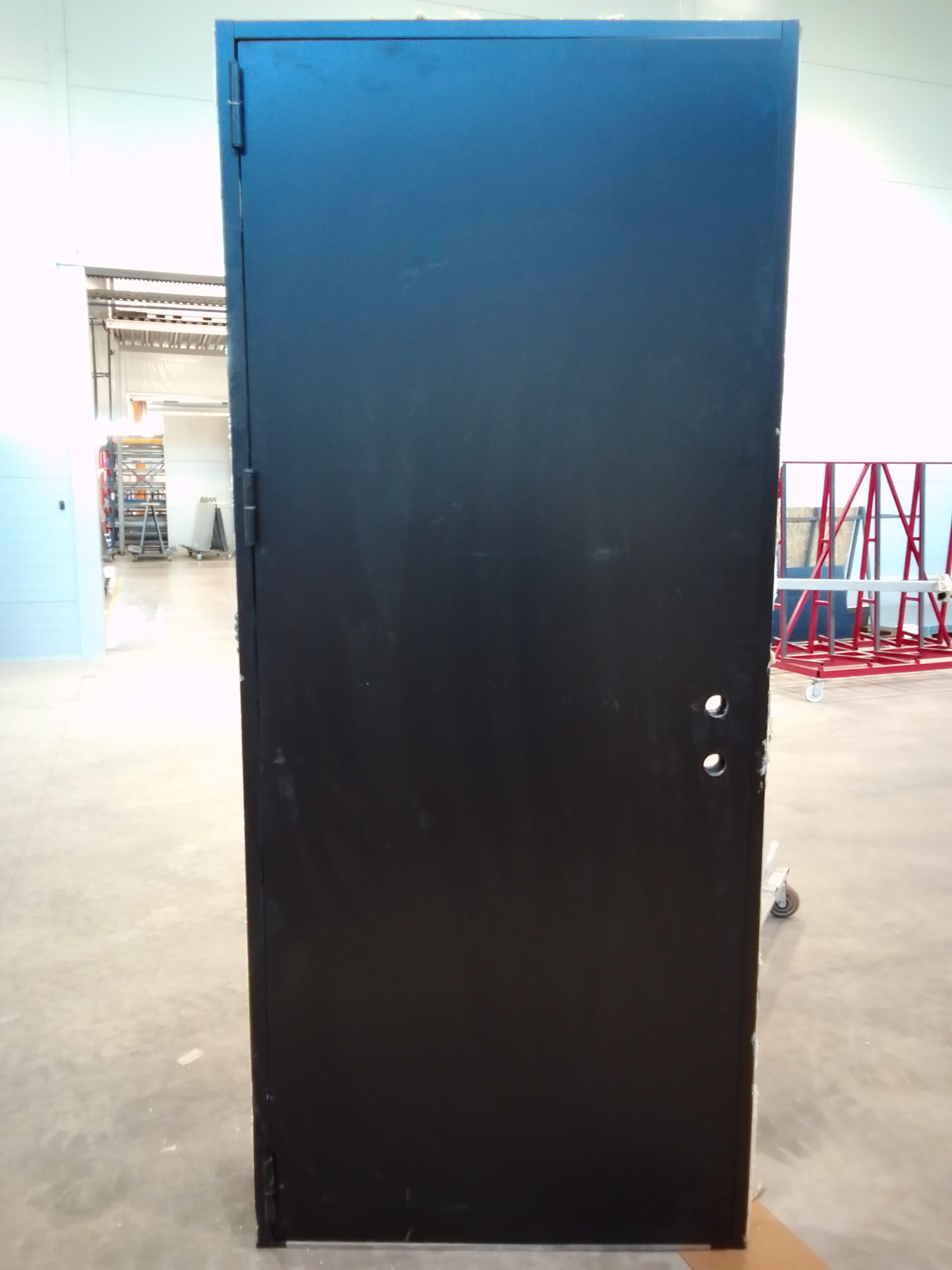 Väikse soojusjuhtivusega U3T välisuks 980x2280. RAL9005.